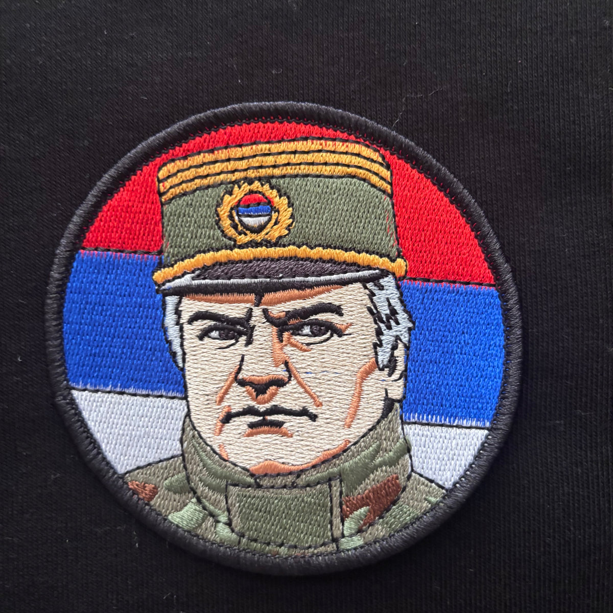 ДУКСЕРИЦА СА АМБЛЕМОМ ГЕНЕРАЛА